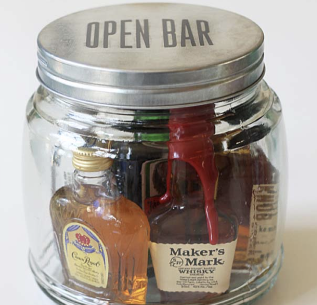 pack cookies, desserts, gift in glass jar