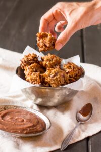 Onion fritters with Tamarind Date dip