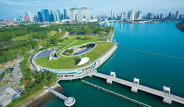 Understanding the value of water security, Singapore successfully closes the ‘water loop’. 
